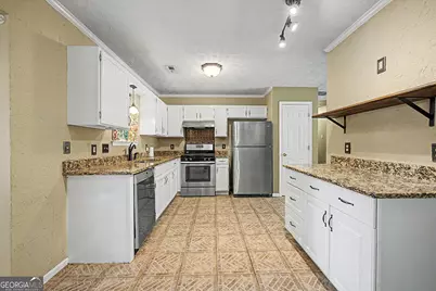 204 Spring Circle, Stockbridge, GA 30281 - Photo 6