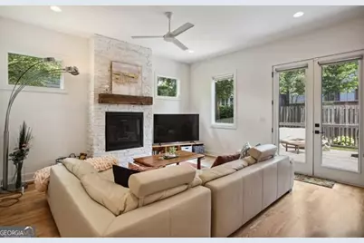 129 Holiday Avenue UNIT #B, Atlanta, GA 30307 - Photo 10