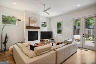 129 Holiday Ave, Atlanta, GA 30307 - Photo 10