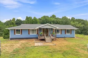 354 Ricks Rd, Lavonia, GA 30553 - Photo 1