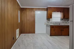 309 N Broad St, Winder, GA 30680 - Photo 4