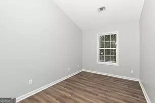 8648 Thomas Ln, Riverdale, GA 30274 - Photo 10