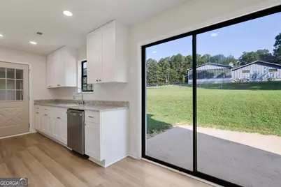 4068 Hunt Way, Rex, GA 30273 - Photo 4