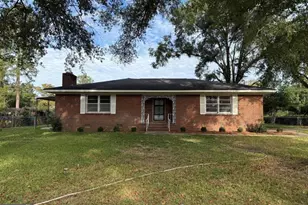 412 Roberson St, Dublin, GA 31021 - Photo 1