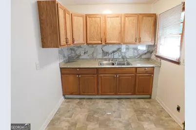 4618 Bartlett Road, Forest Park, GA 30297 - Photo 4