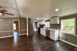 69 Pawnee Path, Locust Grove, GA 30248 - Photo 2