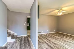 927 Slash Pine Rd, Forest Park, GA 30297 - Photo 6