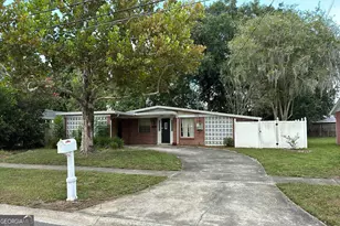 1131 Palisades Dr, Jacksonville, FL 32221 - Photo 2