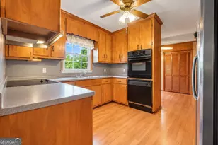 540 Freeman St, Jackson, GA 30233 - Photo 8