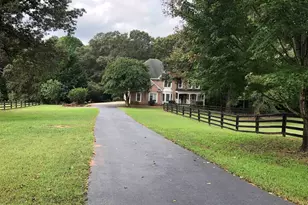25 Meadow Ridge Dr, Social Circle, GA 30025 - Photo 2