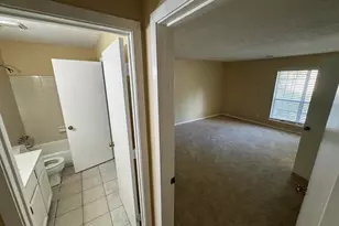5528 Mountain Springs Cir, Stone Mountain, GA 30088 - Photo 8