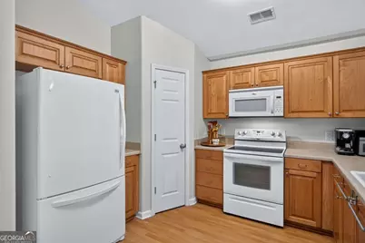 137 Spring Lakes Drive, Savannah, GA 31407 - Photo 8