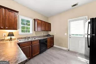 215 Hallie Ln, Macon, GA 31211 - Photo 8