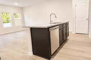 5455 Biltmore Dr, Atlanta, GA 30349 - Photo 4