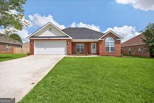 402 Sugarloaf Pkwy, Perry, GA 31069 - Photo 2