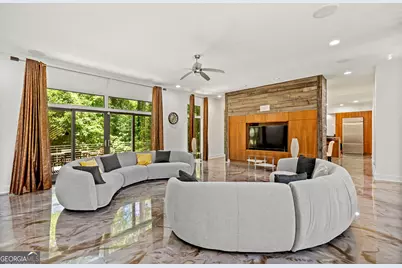 643 Larchmont Circle NW, Atlanta, GA 30318 - Photo 6