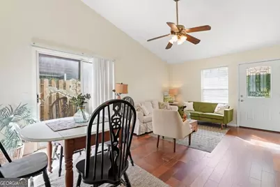 2 E White Hawthorne Drive, Savannah, GA 31419 - Photo 8