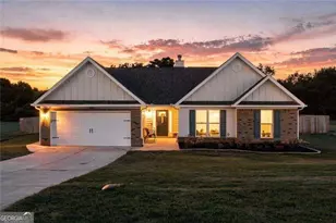 156 Brookland Ct, Winder, GA 30680 - Photo 2