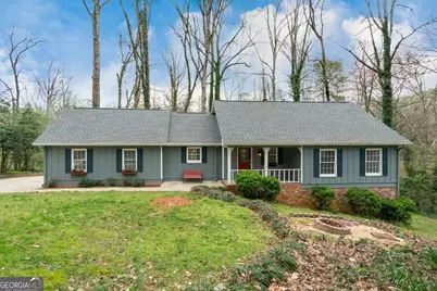 570 Village Green Court SW, Lilburn, GA 30047 - Photo 8