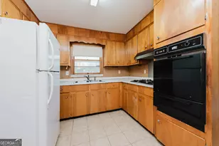 200 Heather St, Warner Robins, GA 31093 - Photo 2