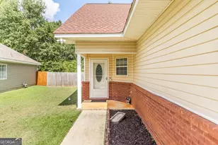 108 Sunnymeade Dr, Warner Robins, GA 31093 - Photo 2