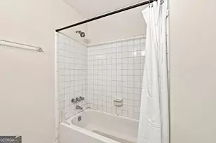 1340 N Crossing Dr NE, Atlanta, GA 30329 - Photo 24