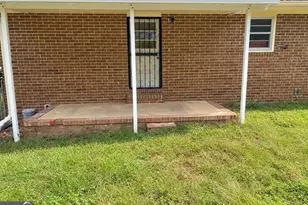 3498 Sandy Cir, Macon, GA 31216 - Photo 10