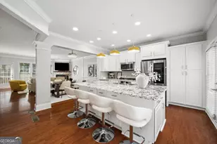 2872 Overlook Way, Atlanta, GA 30324 - Photo 4