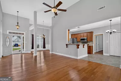 105 Churchill Drive, Lagrange, GA 30241 - Photo 8