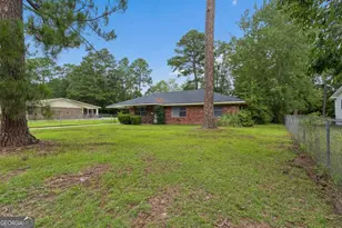 200 Becky St, Hinesville, GA 31313 - Photo 2