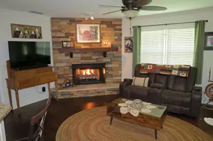 1017 Wadsworth Dr, Albany, GA 31721 - Photo 10