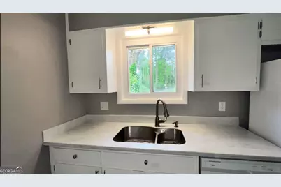 2894 Barry Avenue SE, Smyrna, GA 30082 - Photo 6