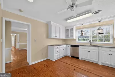 1629 Lowell Lane, Albany, GA 31707 - Photo 10