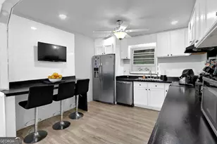 804 Rowland Rd, Stone Mountain, GA 30083 - Photo 4