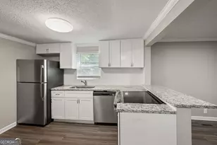 1370 W Hancock Ave, Athens, GA 30606 - Photo 10