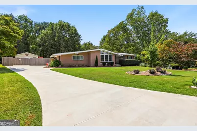 368 Highland Avenue, Cornelia, GA 30531 - Photo 1