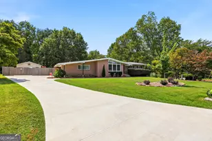 368 Highland Ave, Cornelia, GA 30531 - Photo 1