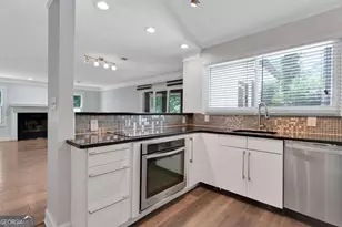 1452 Briaroaks Trail NE, Atlanta, GA 30329 - Photo 10