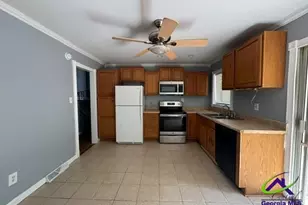 111 Glendale Ct, Warner Robins, GA 31088 - Photo 2