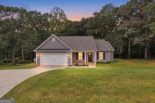 122 Pecan St, Danielsville, GA 30633 - Photo 1