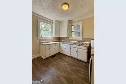 627 W 39th Street, Savannah, GA 31415 - Photo 4