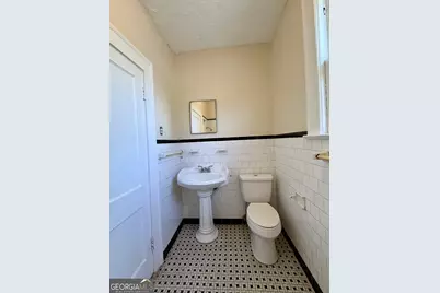 627 W 39th Street, Savannah, GA 31415 - Photo 8