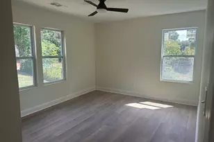 890 Center Hill Ave NW, Atlanta, GA 30318 - Photo 18