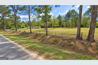 147 James Drive, Albany, GA 31705 - Photo 2