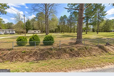 147 James Drive, Albany, GA 31705 - Photo 1