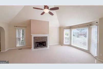 142 Clubhouse Drive NW, Kennesaw, GA 30144 - Photo 2