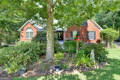 40 Woodcrest Avenue, Covington, GA 30016 - Photo 2