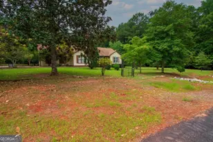 200 Sullivan Cir, Pine Mountain, GA 31822 - Photo 2