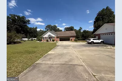201 Strawberry Circle, Dublin, GA 31021 - Photo 8