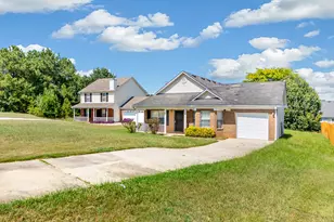 247 Marsh Glen Dr, Jonesboro, GA 30238 - Photo 2